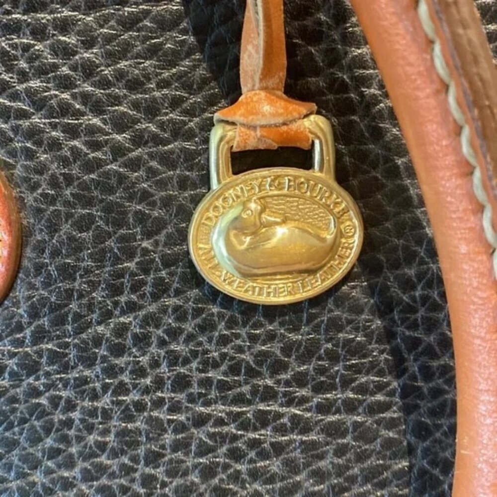 🎥 Vintage ♡ Dooney & Bourke ♡ All Weather Leather Briefcase / Messenger Bag - Picture 15 of 16